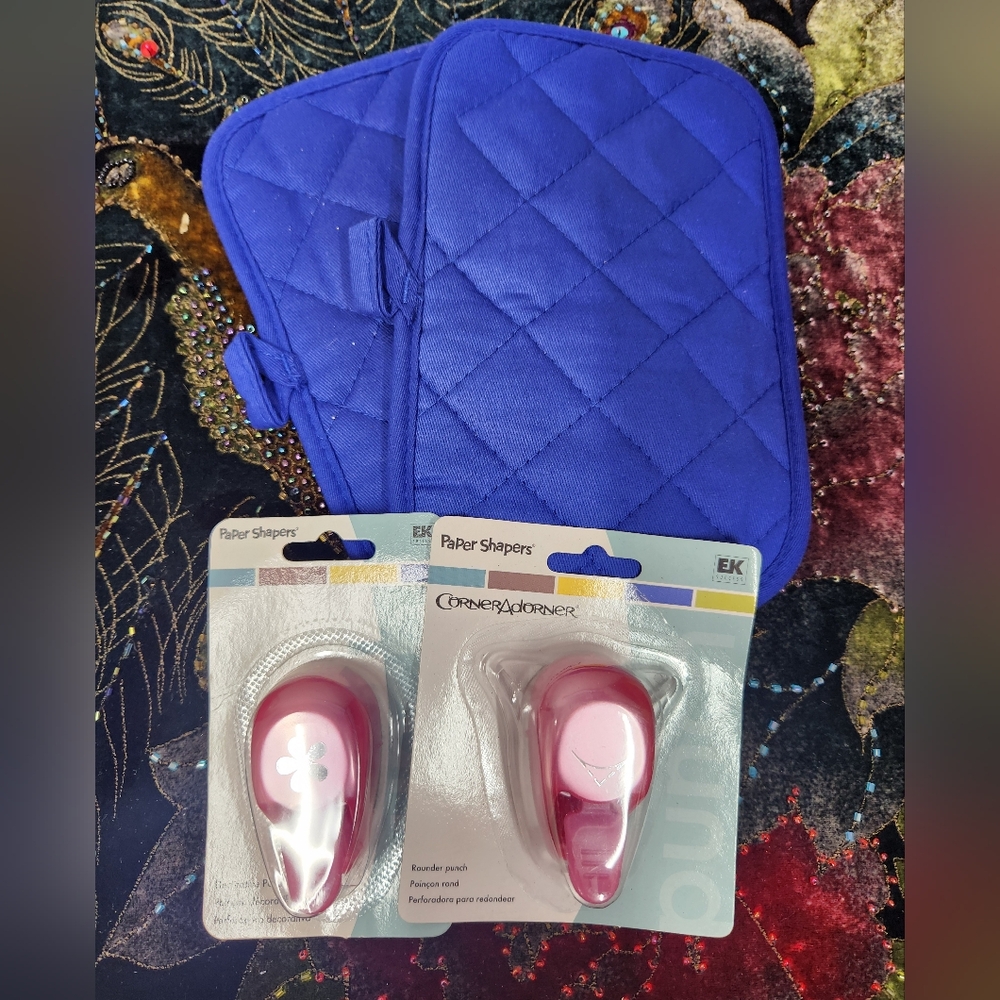 EK Paper Shapers Corner Adorner Set.